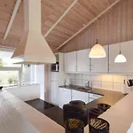 펜션 Nice Home In Juelsminde With Sauna Sonderby (Midtjylland)