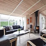 펜션 Nice Home In Juelsminde With Sauna