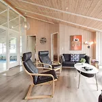 Nice Home In Juelsminde With Sauna *