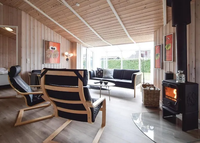 Awesome In Juelsminde With Kitchen Holiday home