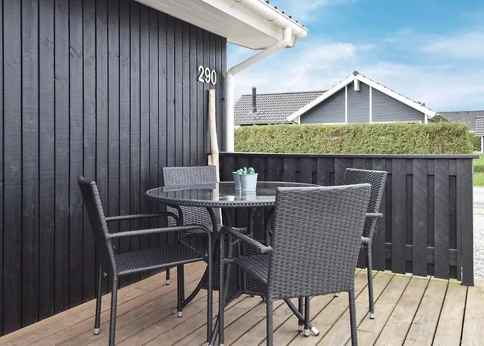 Holiday home Awesome In Juelsminde With Kitchen *