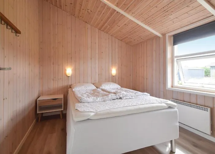 Awesome In Juelsminde With Kitchen Sonderby (Midtjylland)